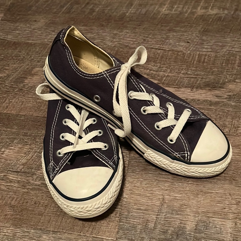 Navy Converse Tennis Shoes